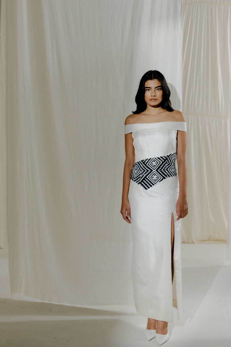 IVORY LINE LONGLINE DRESS